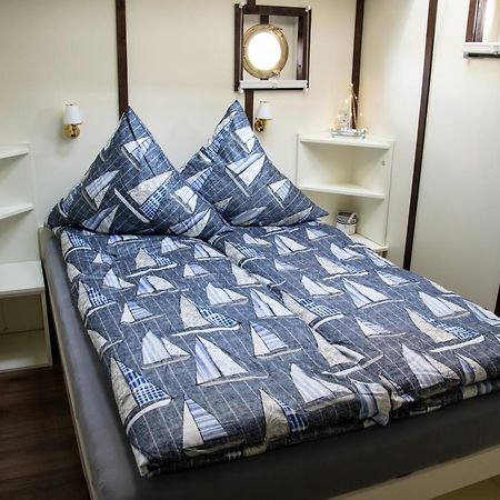 Apartamento Island-Dreams Hausboot Cecilie Schleswig Exterior foto