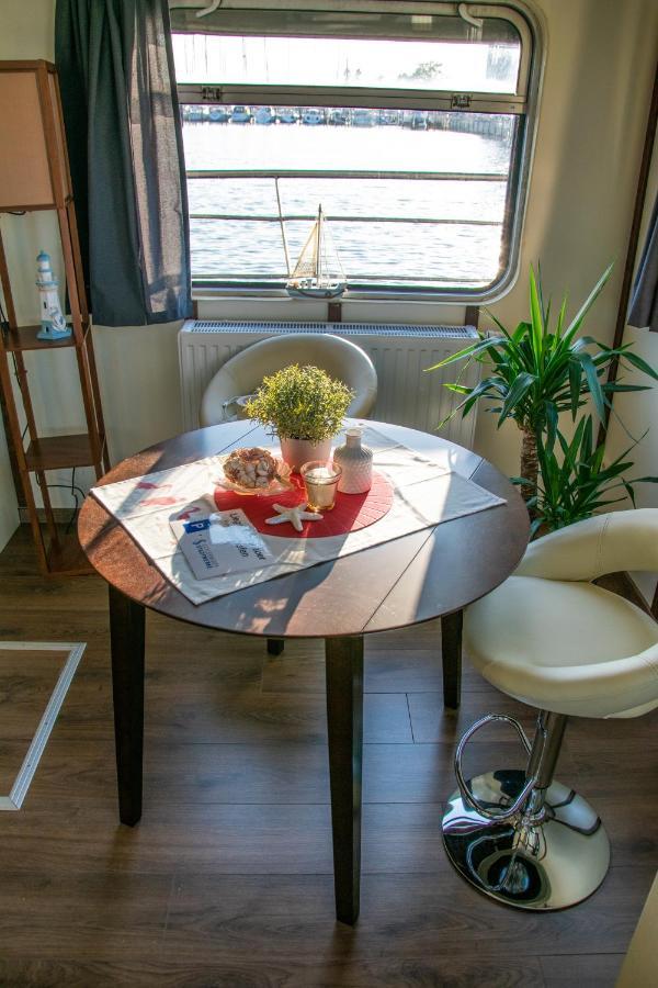 Apartamento Island-Dreams Hausboot Cecilie Schleswig Exterior foto