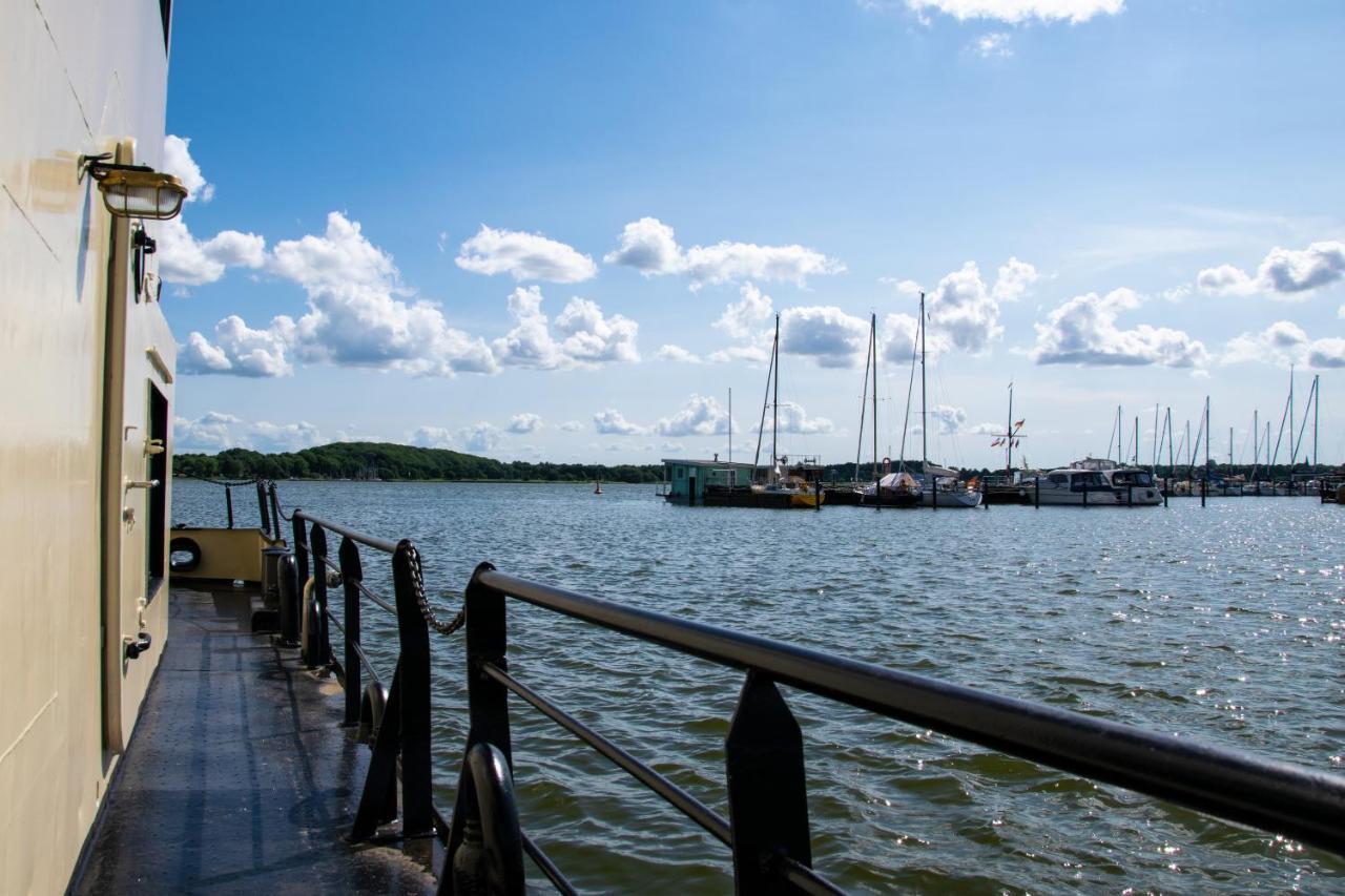 Apartamento Island-Dreams Hausboot Cecilie Schleswig Exterior foto
