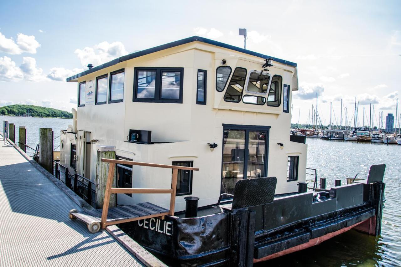 Apartamento Island-Dreams Hausboot Cecilie Schleswig Exterior foto